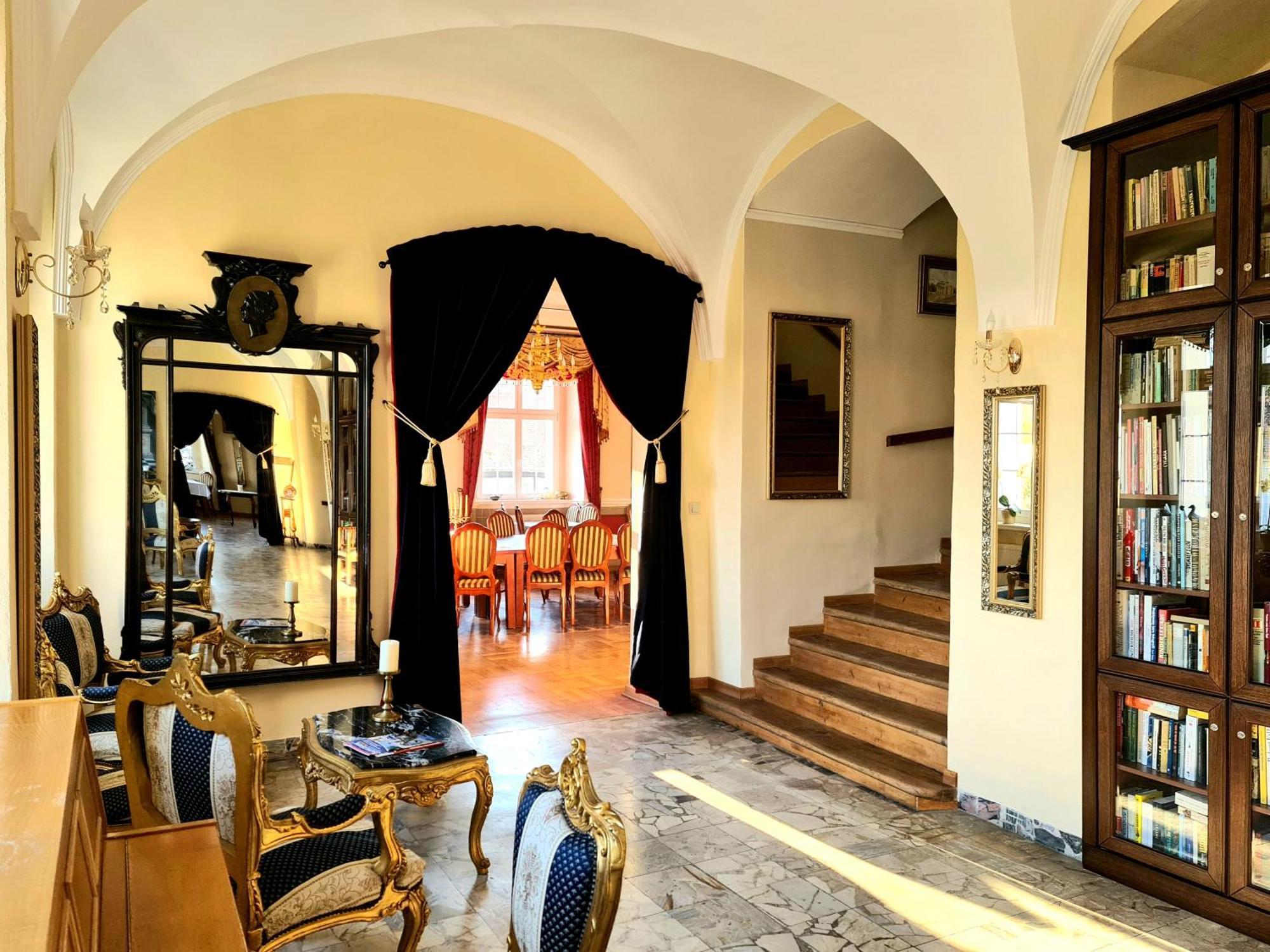 Palac Henrykow Szprotawa Экстерьер фото